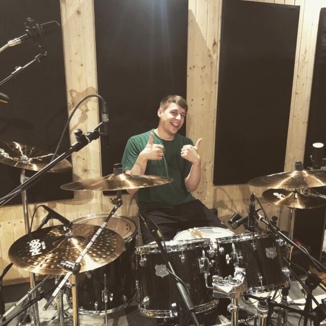 Drums done with #feardisease 🤟
.
.
#thegrideurope #drumsrecording #recordingstudio #premier #paiste #deathmetal