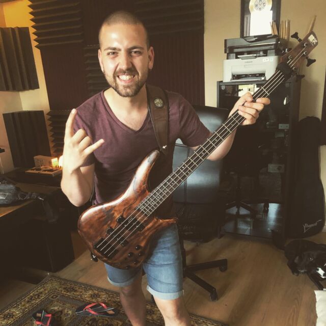 Bass done with #feardisease 🤟
.
.
.
#thegrideurope #recordingstudio #bassrecording #deathmetal #soundengineer #belgianmetal #ibanez