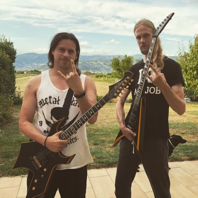 All guitars done with #feardisease 🤟🤟🤟
.
.
.
#jacksonguitars #bcrichguitars #deathmetal #emgpickups #guitarporn #thegrideurope