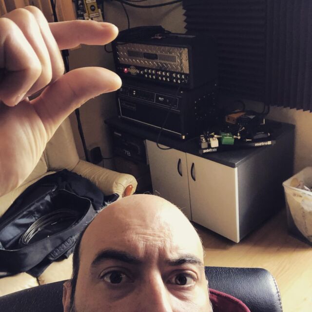 Reamping with the smallest amp ever made 😬
.
.
#thegrideurope #reamping #recording #guitars #mesaboogie #ampeg